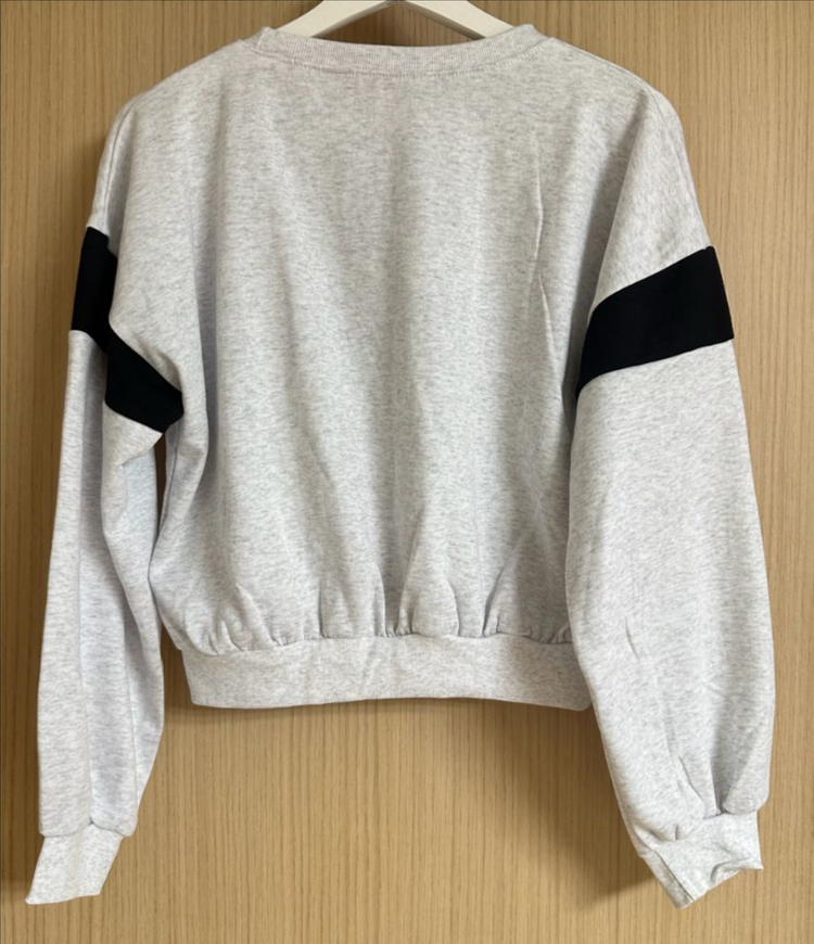 새상품 크롭맨투맨 학생맨투맨 간절기옷 사이즈55-77 이미지