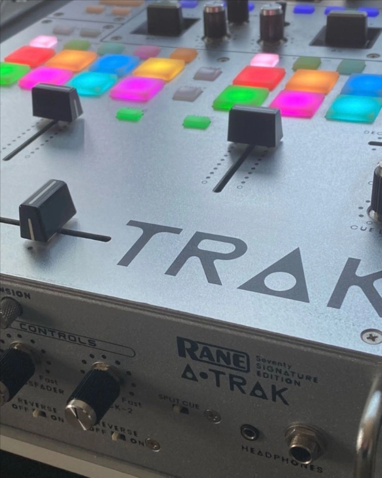 Rane dj 70 atrak 레인 디제이 세라토 믹서 이미지