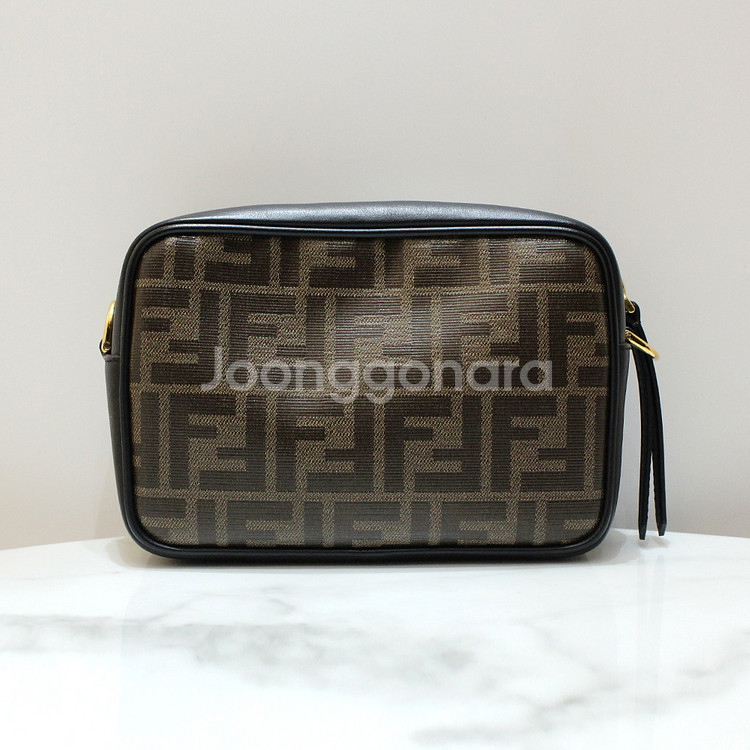 [명품다올동래] 펜디 미니 카메라백 8BS019--3