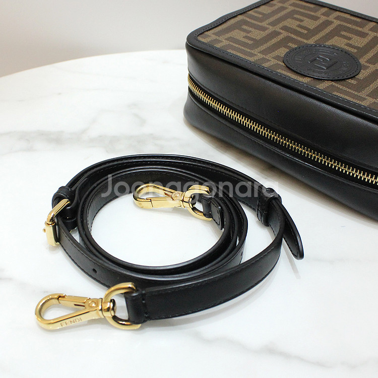 [명품다올동래] 펜디 미니 카메라백 8BS019--5