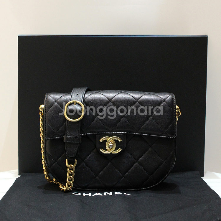 [명품다올동래] 샤넬 램스킨 스몰 메신저백 AS2485--0