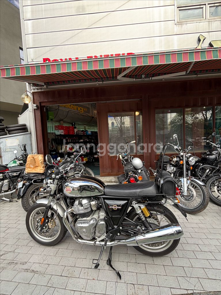 로얄엔필드 인터셉터650 크롬모델 낮은키로수 급매--0