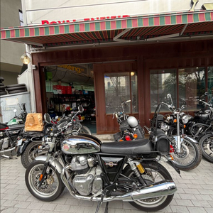 로얄엔필드 인터셉터650 크롬모델 낮은키로수 급매