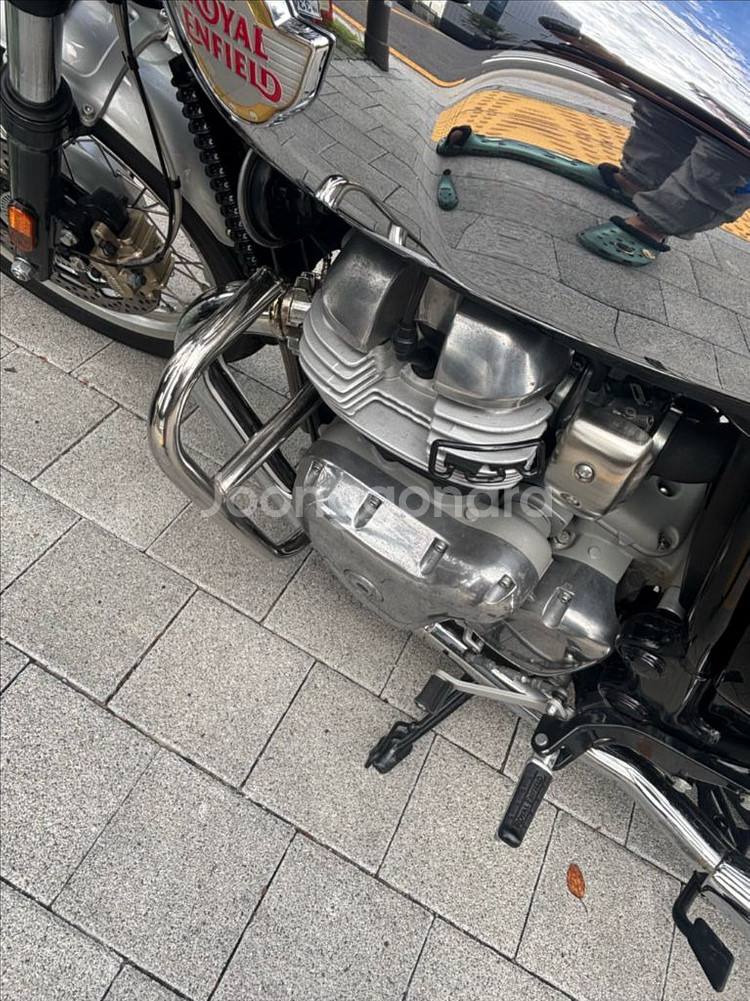 로얄엔필드 인터셉터650 크롬모델 낮은키로수 급매--1