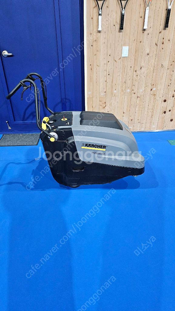 카처 보행식 건식청소기(KM75/40W)팝니다--5