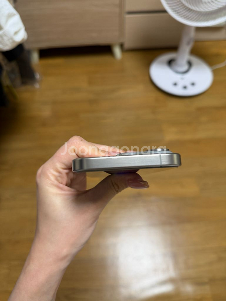 아이폰 15프로 256GB 내추럴 티타늄--4