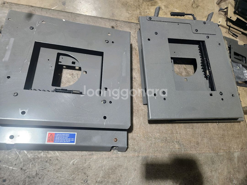 더뉴카니발올뉴카니발9인승2열좌우공간레일브라켓판매합니다--0