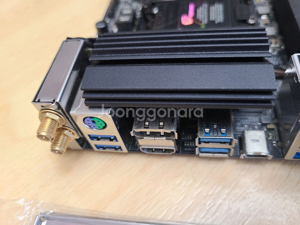 z390i itx메인보드 팝니다--1