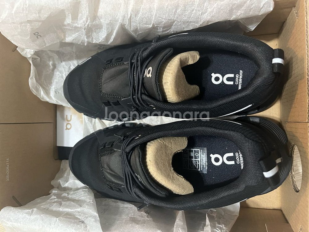 (W)온 러닝 클라우드5 워터프루프 올블랙 235--1