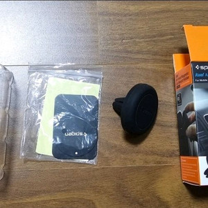 슈피겐 차량용 네오디움 휴대폰 거치대