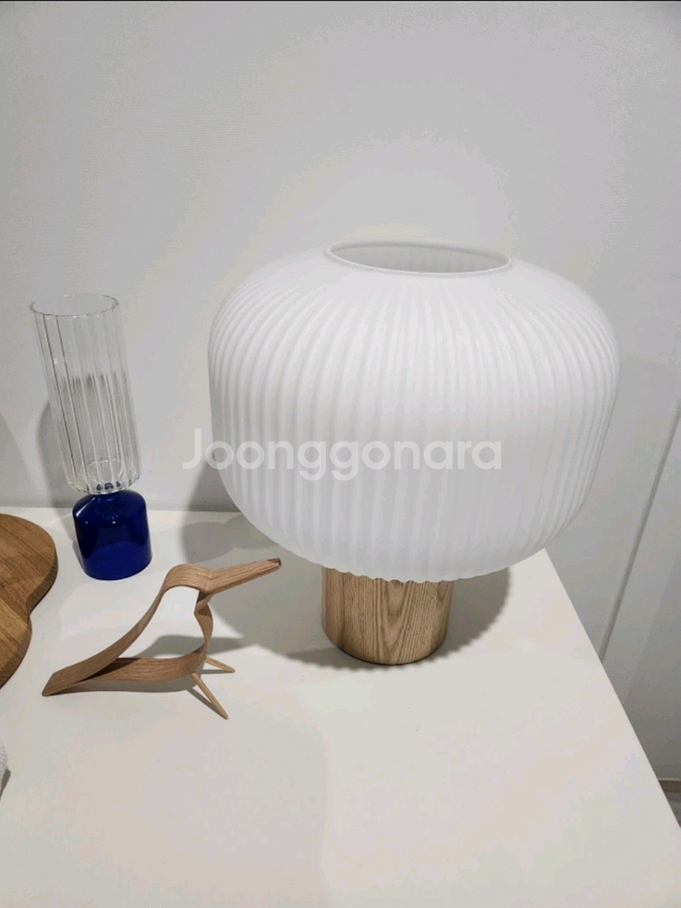 스칸디리빙 테이블조명--0