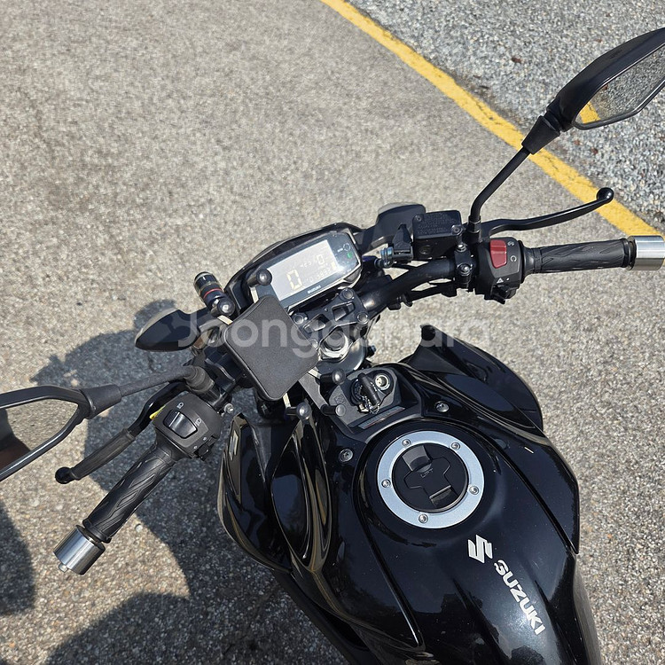 21년식 GSX-S125 짧은키로수 저렴하게 판매합니다--8