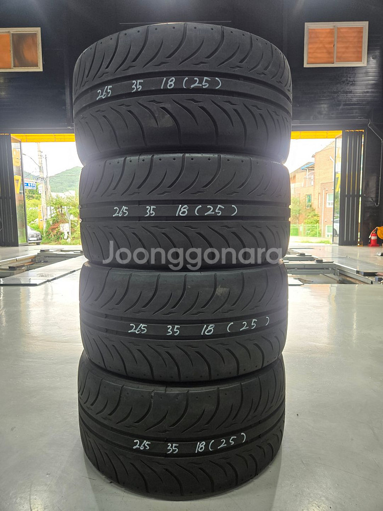 중고타이어 265 35 18 판매합니다. 제스티노--0