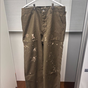 오라리 AURALEE 25FW 사틴 블리치드 베이커팬츠