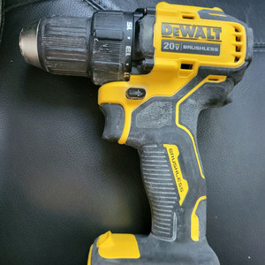 디월트 20V MAX 배터리 + 드릴