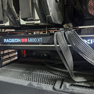 xfx 6800xt 제품 판매합니다.