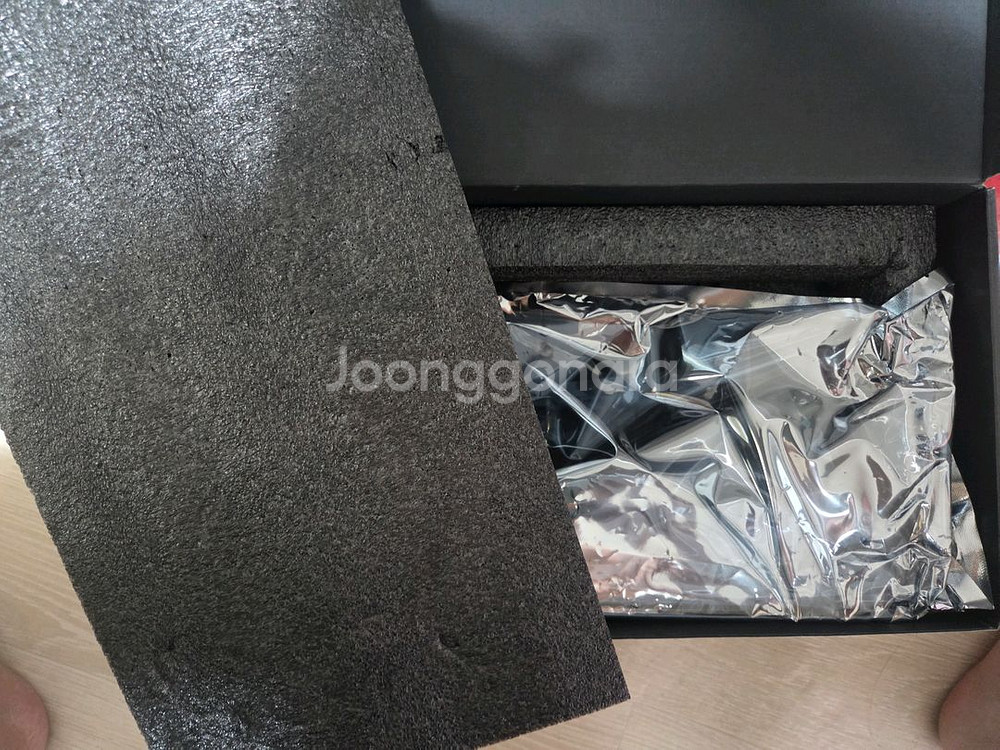 xfx 6800xt 제품 판매합니다.--1