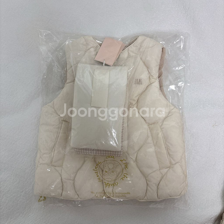 밍크뮤 조끼패딩(목도리포함)--0