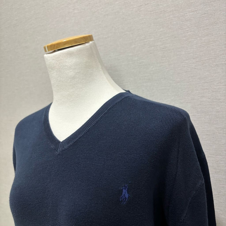 폴로 브이넥니트 이미지
