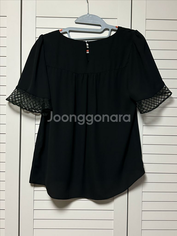 택포) 하늘하늘 반팔 블라우스 블랙--6