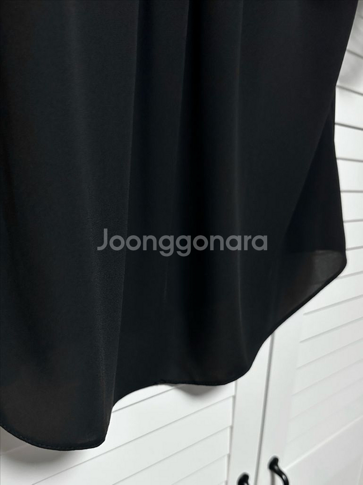 택포) 하늘하늘 반팔 블라우스 블랙--2