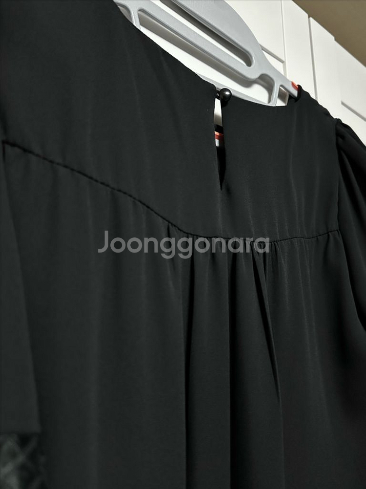 택포) 하늘하늘 반팔 블라우스 블랙--4