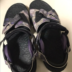 나이키데슈츠 샌들