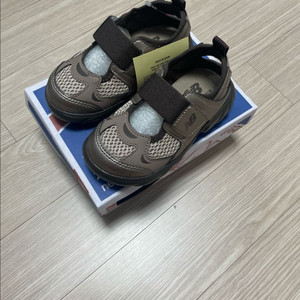 뉴발 프리들 TD 브라운