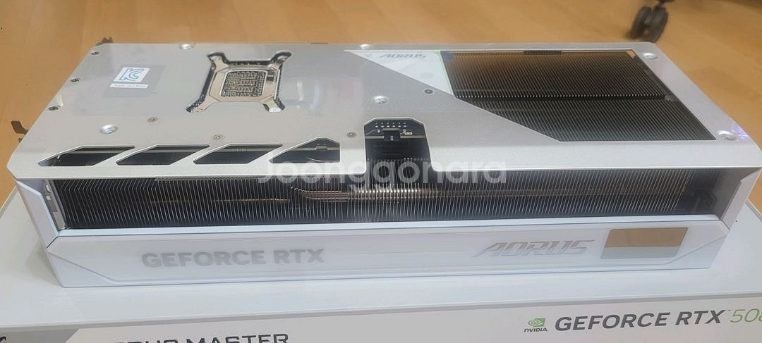 AORUS 지포스 RTX 5080 MASTER ICE--2