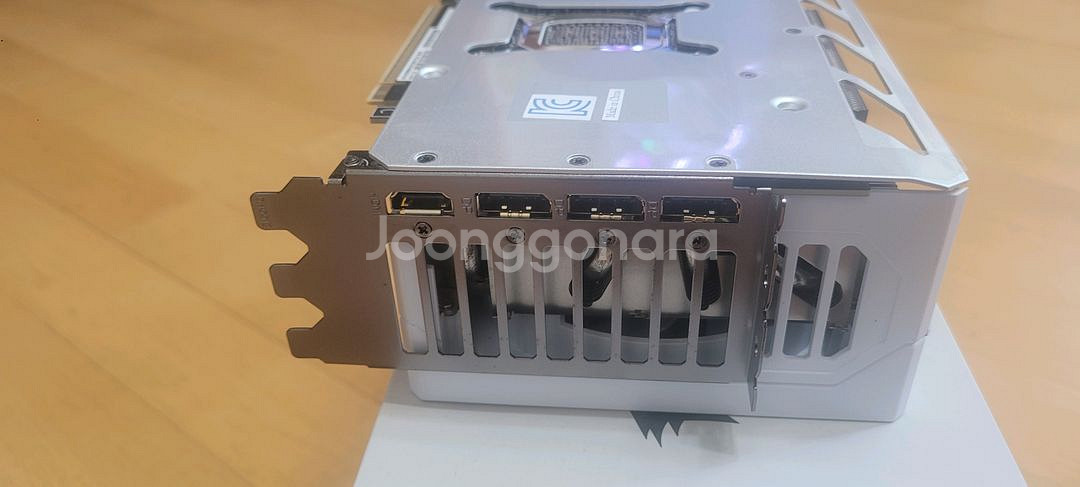 AORUS 지포스 RTX 5080 MASTER ICE--5