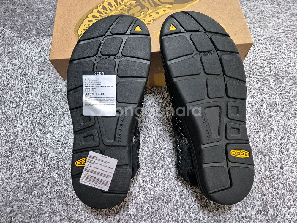 [새상품]KEEN 킨 유니크 샌들 270--4
