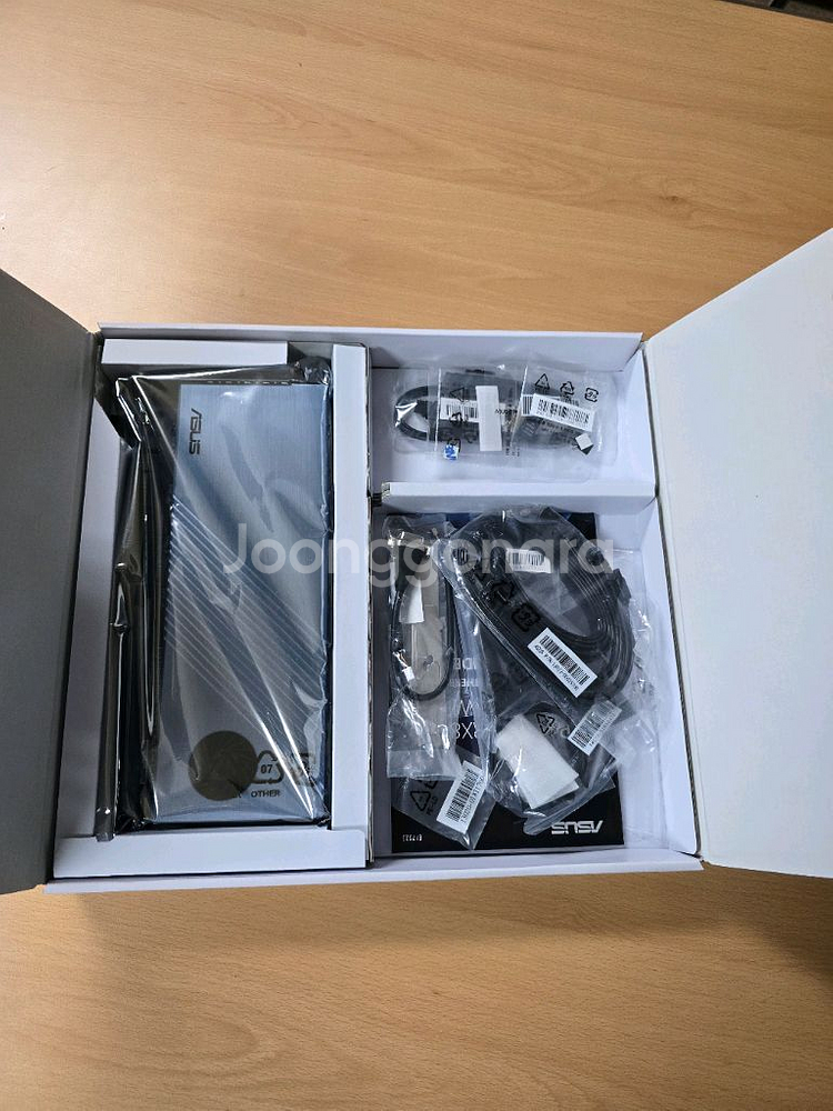 ASUS 하이퍼 M.2 X16 PCIe NVMe SSD--4