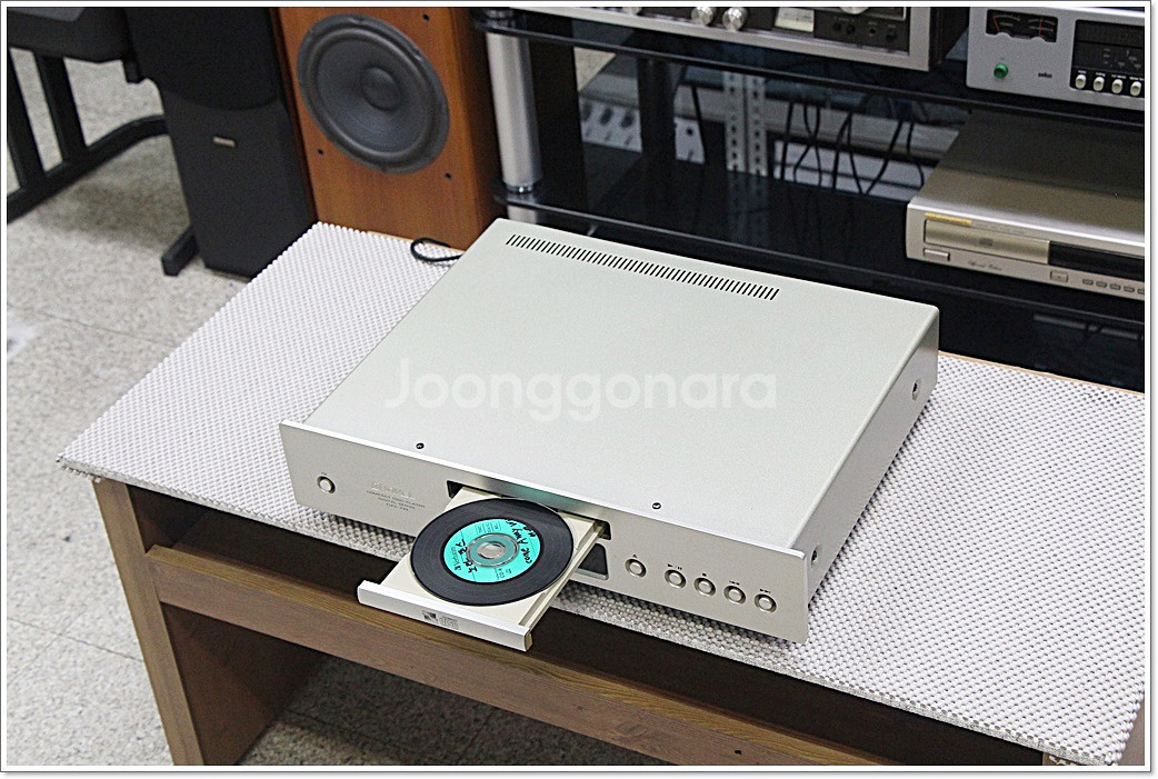 인켈(INKEL) 고급 CD플레이어 모델 CD-7R--4
