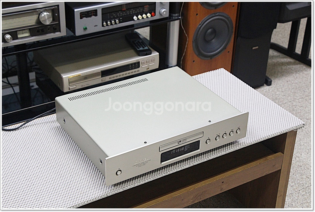 인켈(INKEL) 고급 CD플레이어 모델 CD-7R--5