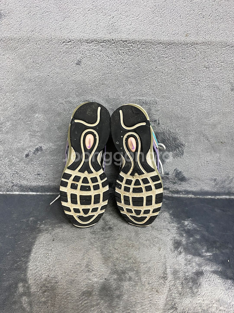 나이키 에어맥스 운동화 245--4