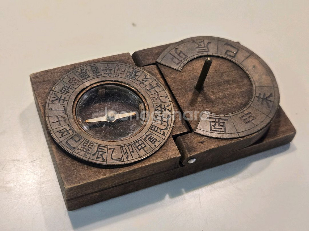골동품 나침반 해시계--1