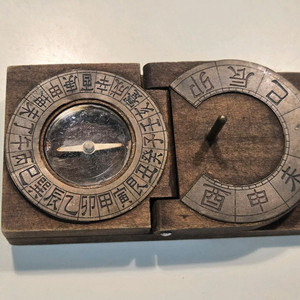 골동품 나침반 해시계