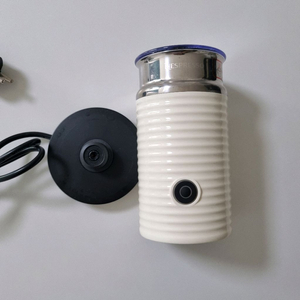 (새상품) 네스프레소 에어로치노3 우유거품기 화이트