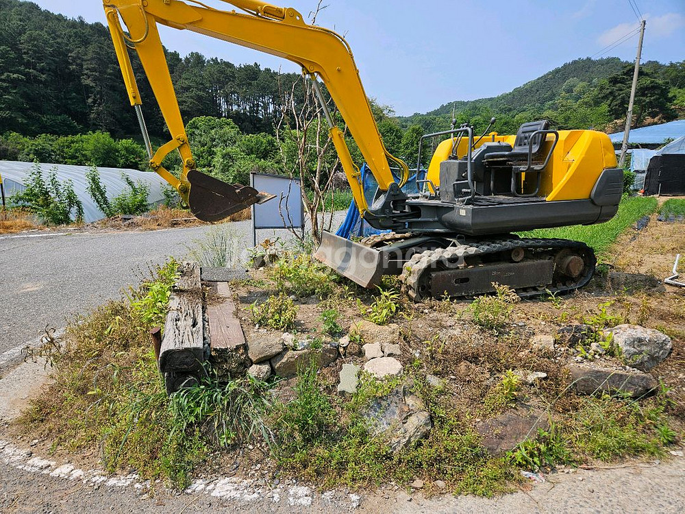 충남 공주 세종 천안 2톤 일제 미니굴삭기 코마츠020--2