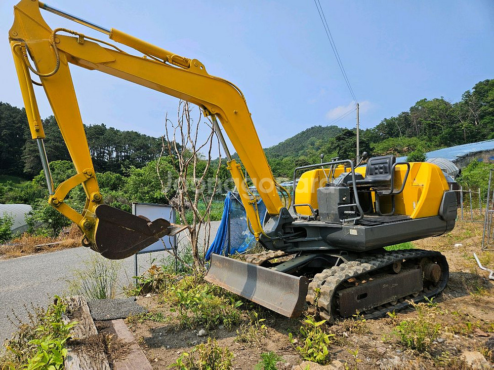 충남 공주 세종 천안 2톤 일제 미니굴삭기 코마츠020--0
