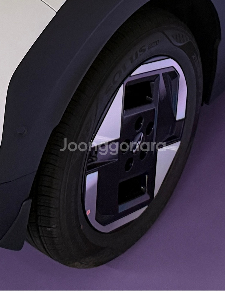 ev3 17인치 휠타이어 1대분(4짝) 팝니다.--1