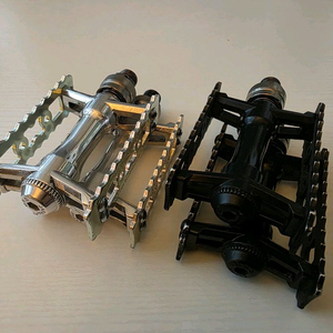 실반 투어링 이름 긴 페달 블랙, 실버