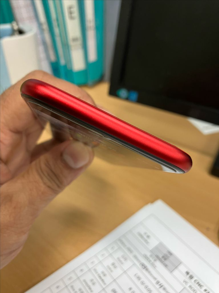 아이폰 SE 2세대 (PRODUCT)RED 색상 128--2