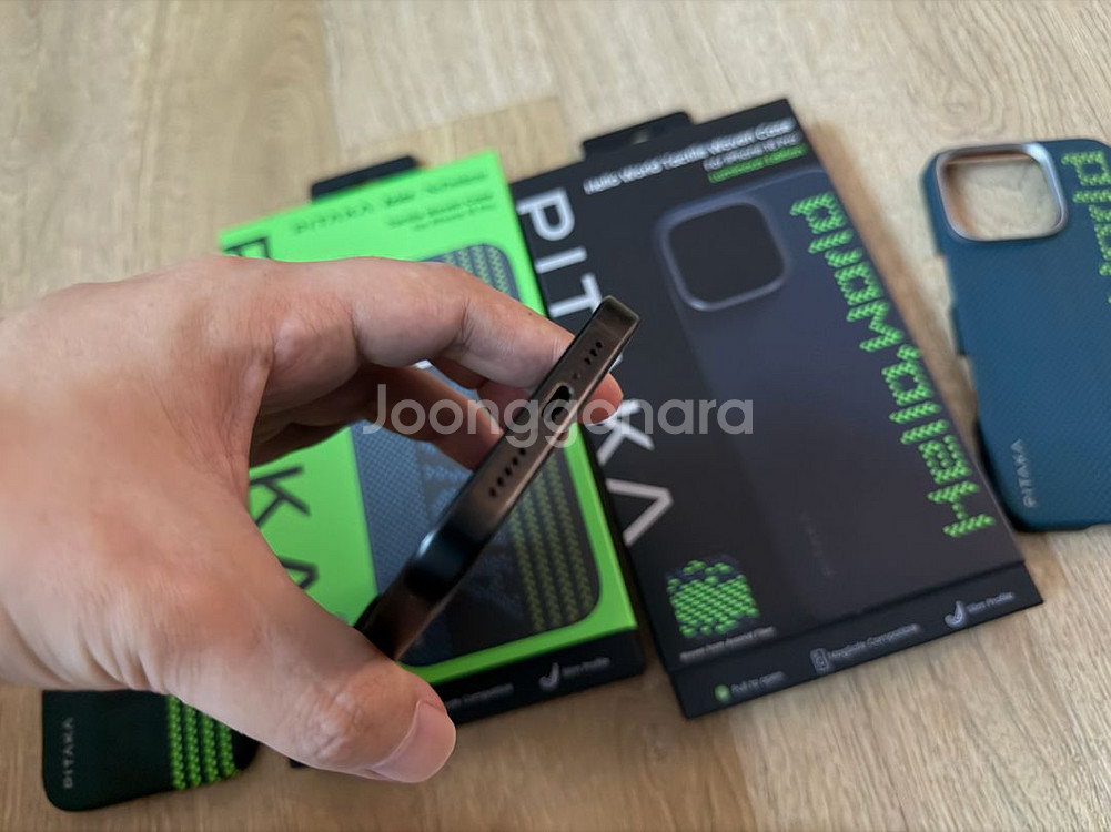 아이폰 16프로 블랙티타늄 1TB 팝니다--1