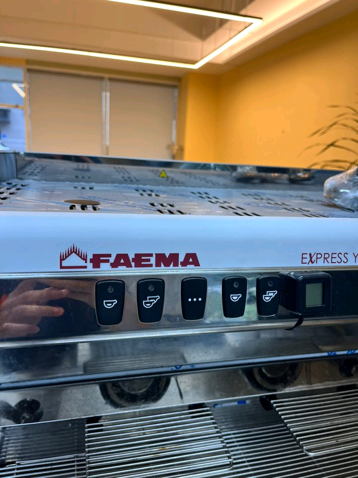 페마e98up. 대전중고커피머신 그라인더 온수기 이미지