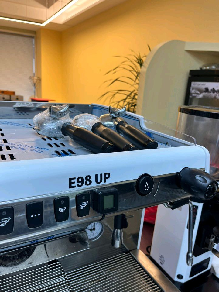 페마e98up. 대전중고커피머신 그라인더 온수기 이미지