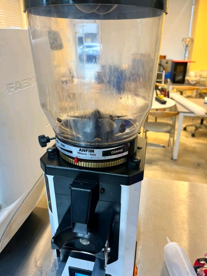 페마e98up. 대전중고커피머신 그라인더 온수기 이미지