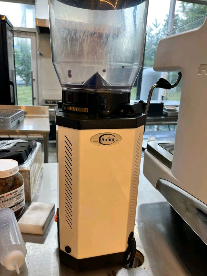 페마e98up. 대전중고커피머신 그라인더 온수기 이미지