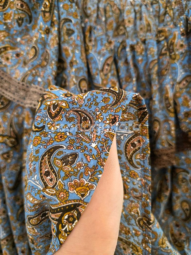 오프숄더 밴딩 나염 블라우스--4