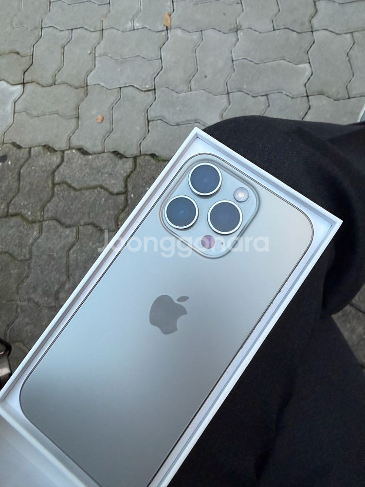 (새상품) 아이폰16프로 내추럴 티타늄 128GB--0